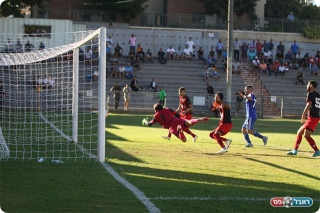 הכדור ברשת (שלומי גבאי)